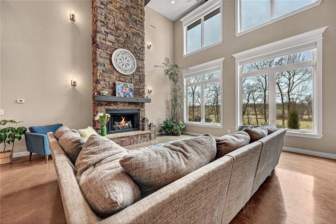 Property Photo:  425 NE Duke Hill Road  AR 72713 