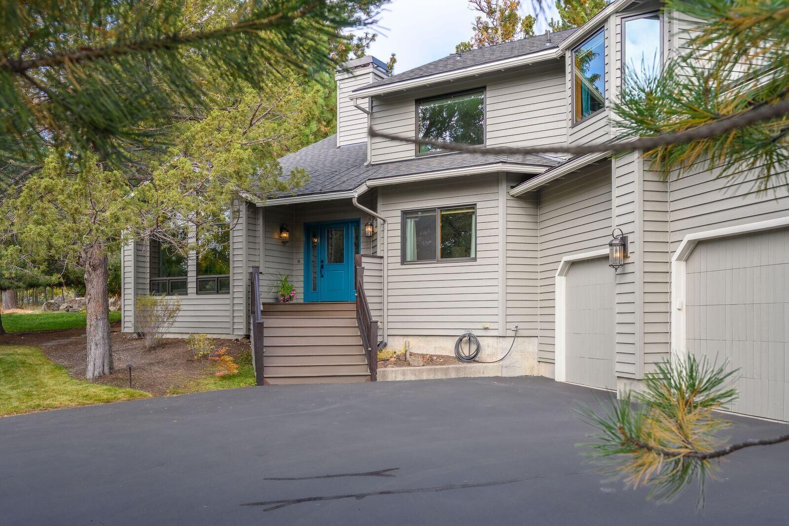 MLS#220213822: 1648 NW Summit Drive, Bend, OR 97703