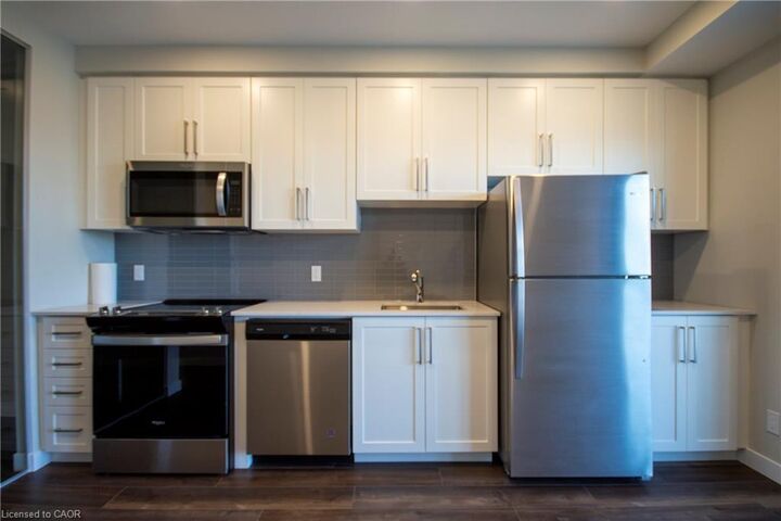 Photo de la propriété:  15 Queen St S Street S 1505  ON L8P 0C6 