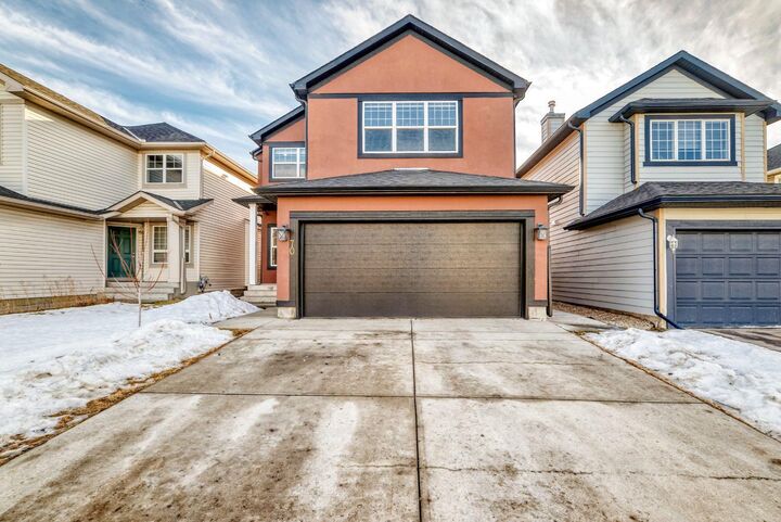 Property Photo:  70 Marthas Meadow Close NE  AB T3J 4N7 