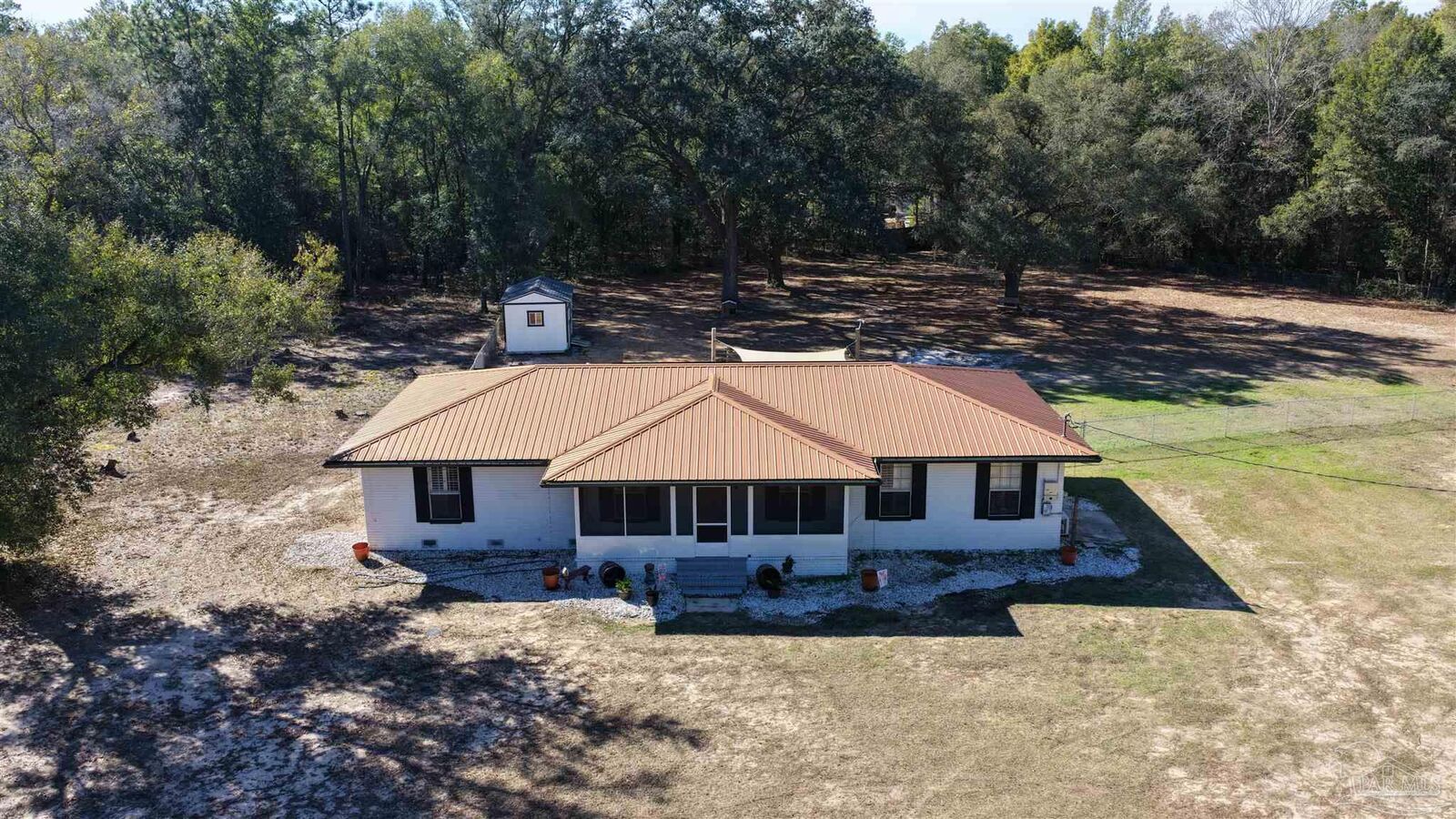 Property Photo:  6201 Glendale Dr  FL 32570 