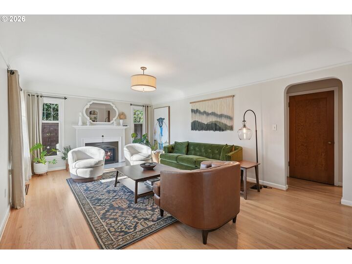 Property Photo:  112 W 35th St  WA 98660 