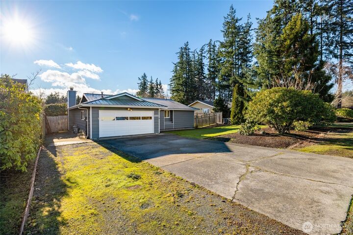 Property Photo:  2211  32nd Street  WA 98221 