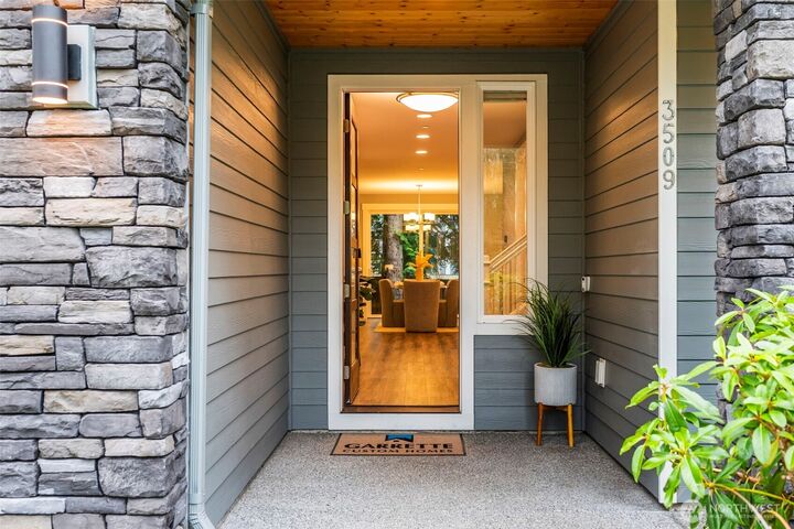 Property Photo:  3509  Fox Court  WA 98335 
