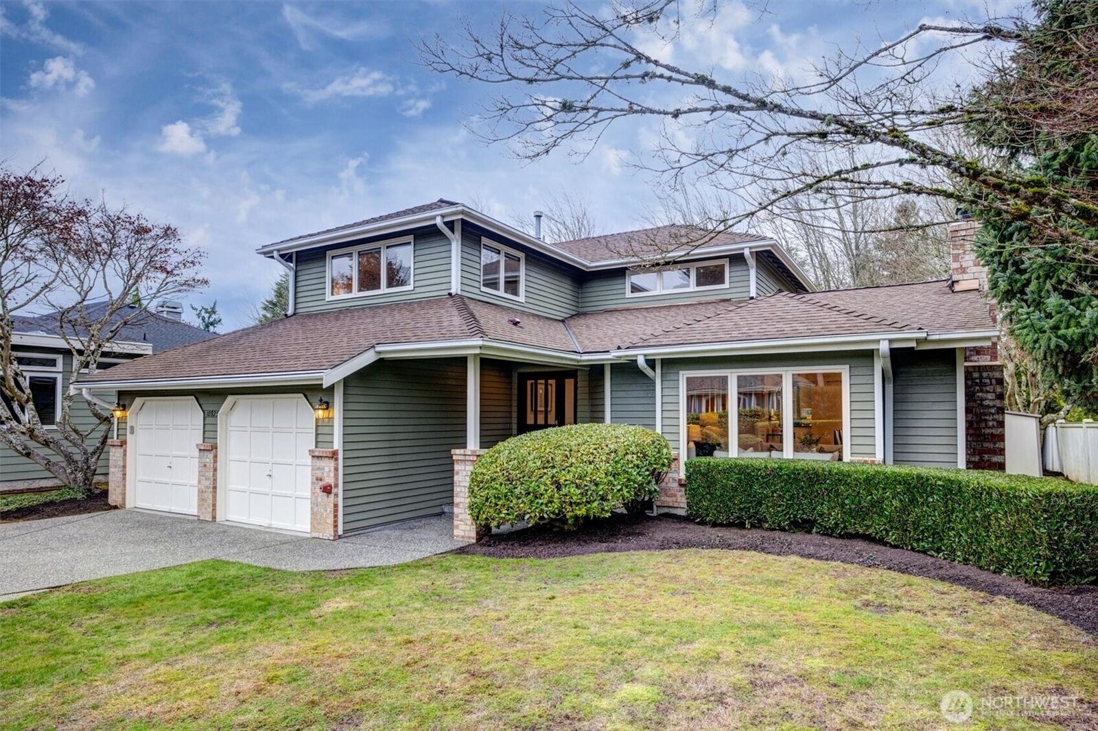 Property Photo:  10825 NE 62nd Street  WA 98033 