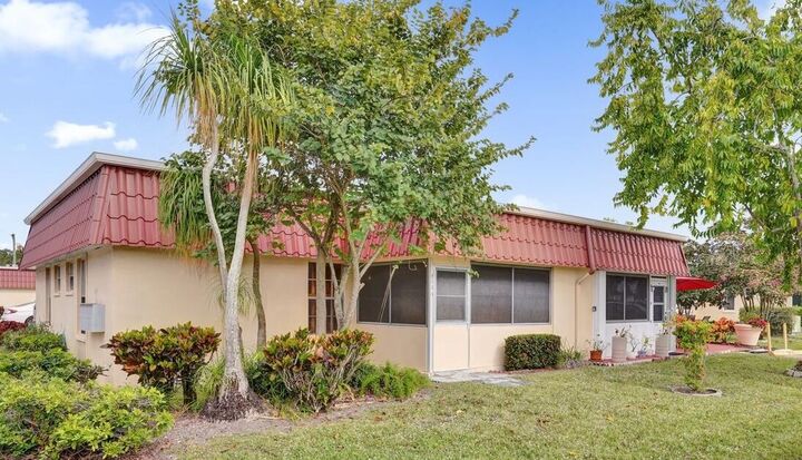 Property Photo:  282 Cape Cod Circle A  FL 33467 