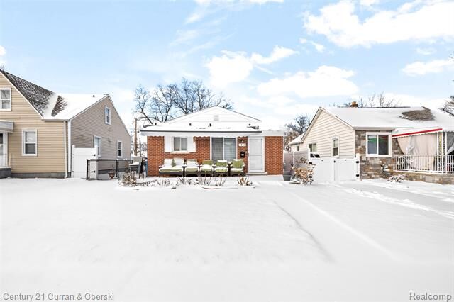 Property Photo:  5955 N Silvery Lane  MI 48127 