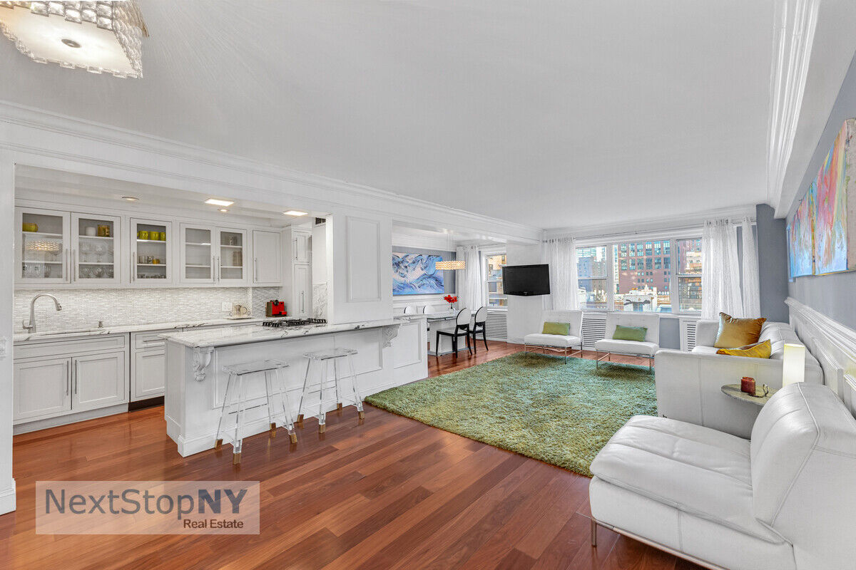 Property Photo:  333 E 55th Street 9D  NY 10022 