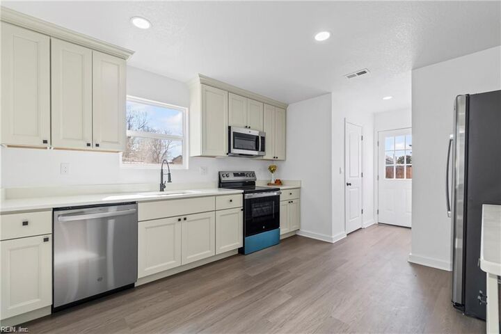 Property Photo:  2761 Cedar Rd  VA 23323 