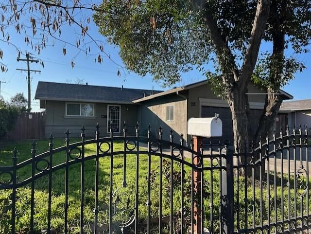 Property Photo:  213 Rendon Avenue  CA 95205 