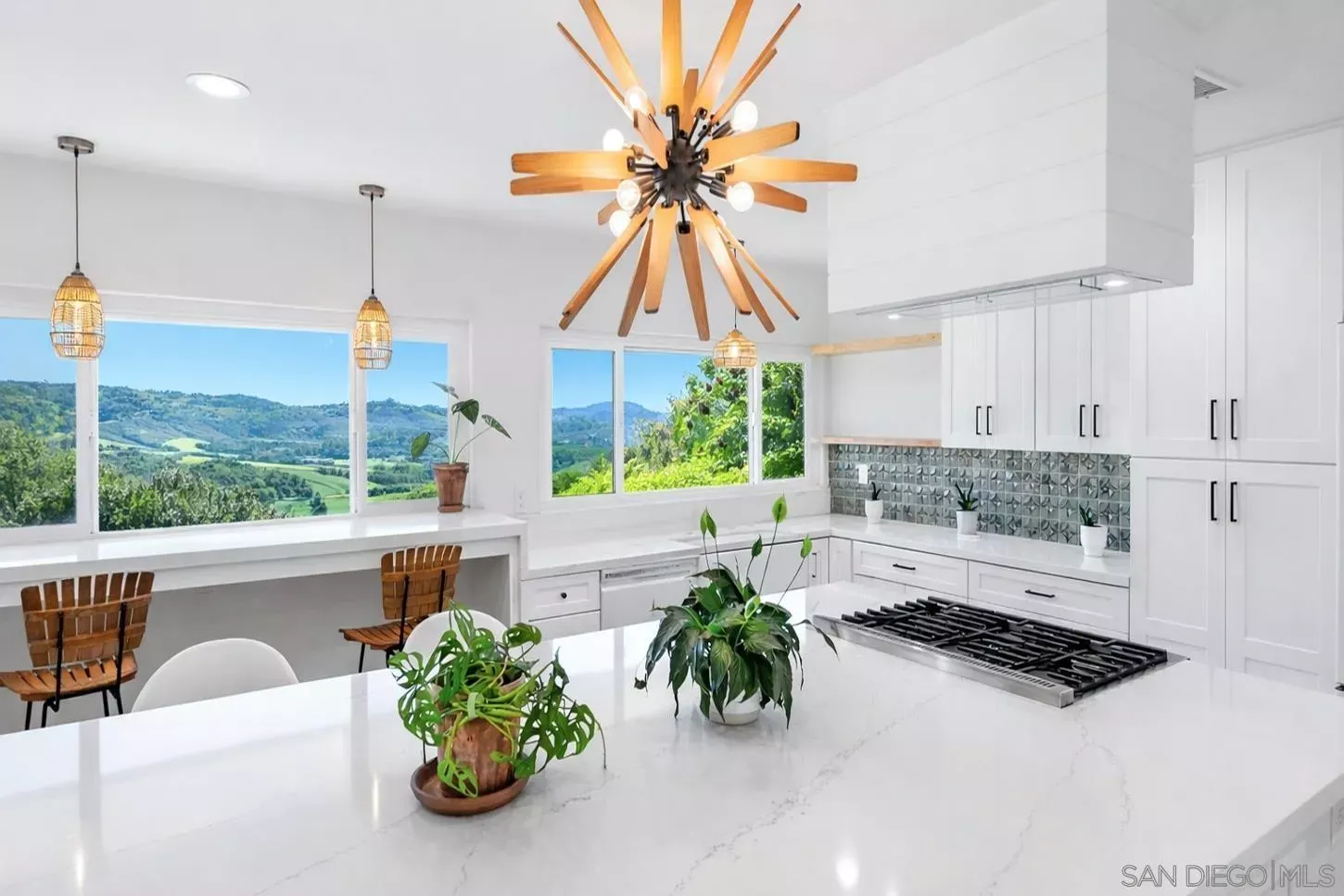 Property Photo:  32337 Calle Codorniz  CA 92082 