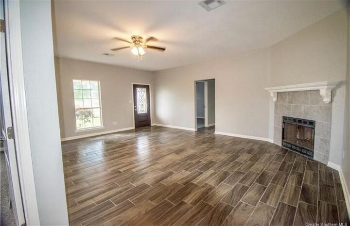 Property Photo:  1304 Mohican Dr Drive  LA 70611 