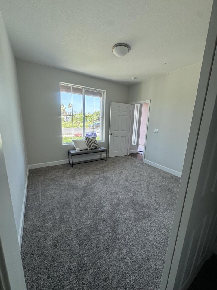 Property Photo:  941 E Harter Drive  CA 93292 