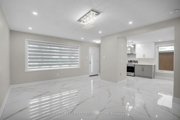 Property Photo:  1046 Jalna Boulevard  ON N6E 2M1 