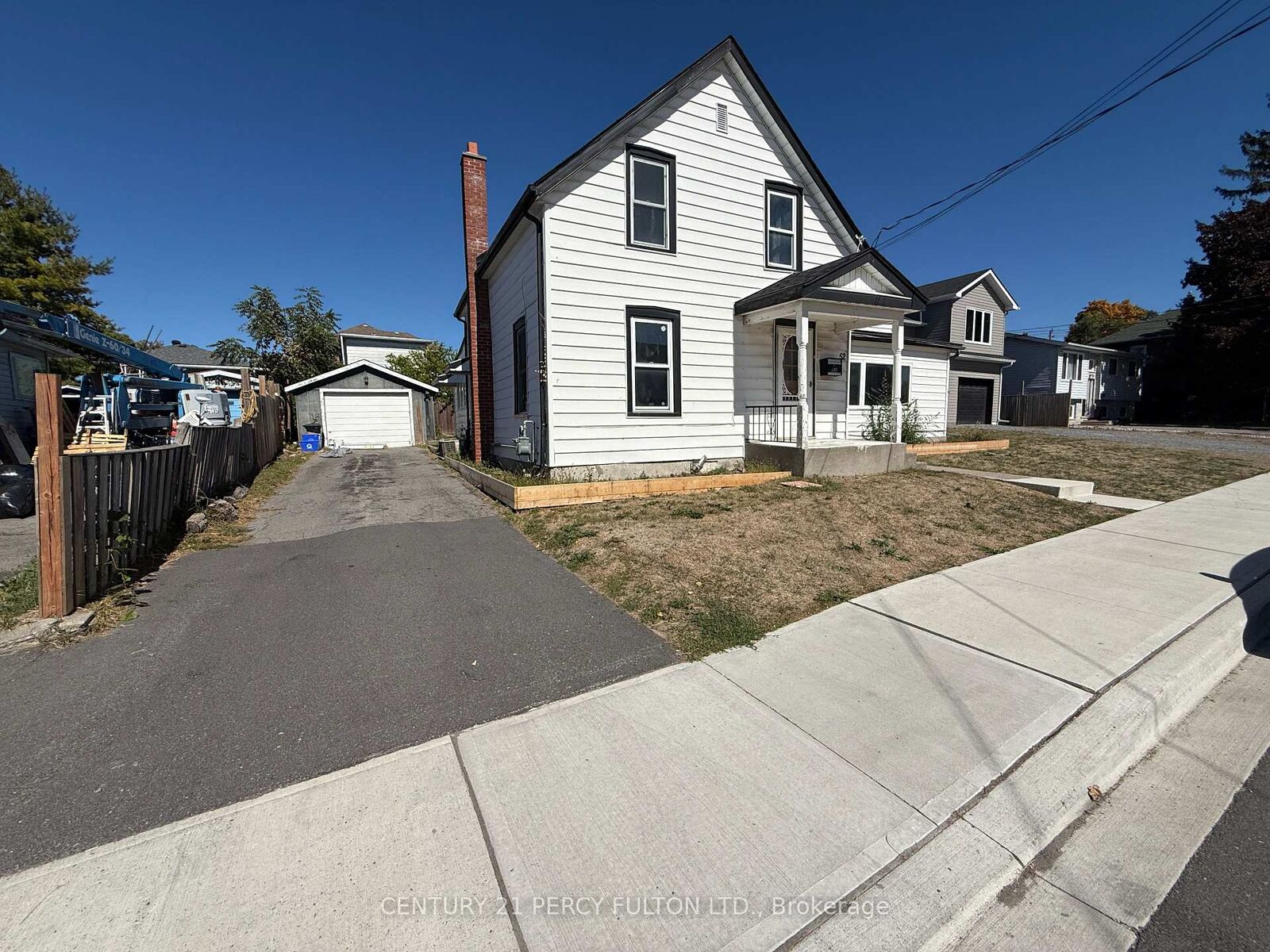 Property Photo:  52 Heber Street  ON K8V 1M9 