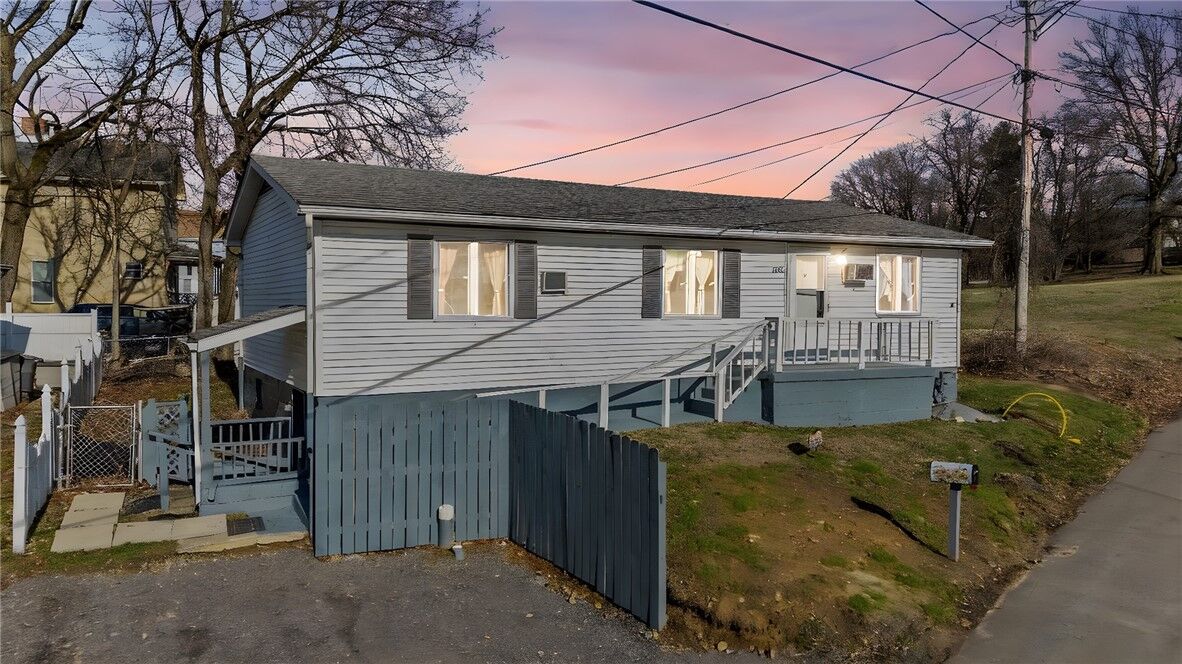 Property Photo: 1152 W Gibson Ave PA 15425
