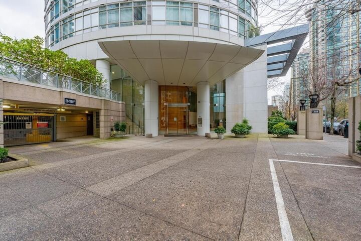 Photo de la propriété:  1288 Alberni  BC V6E 4N5 