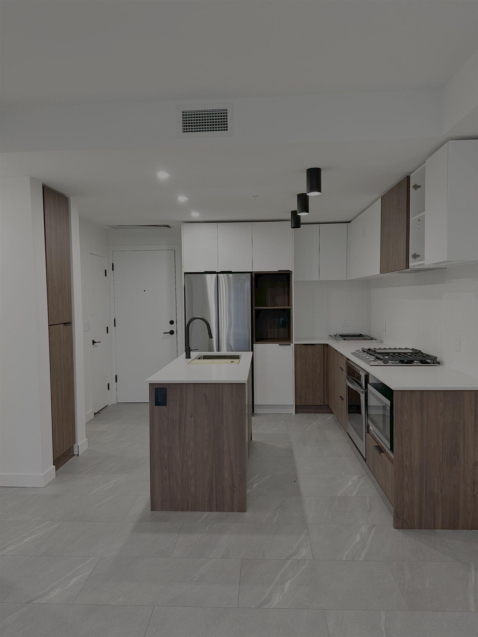 Photo de la propriété:  623 Kemsley Ave  BC V3J 3Z7 