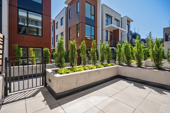 Property Photo: 725 W 49 Avenue 123 BC V5Z 0L1