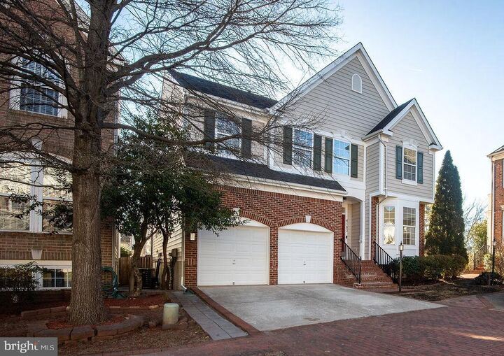 Property Photo:  4183 Whitlow Place  VA 20151 