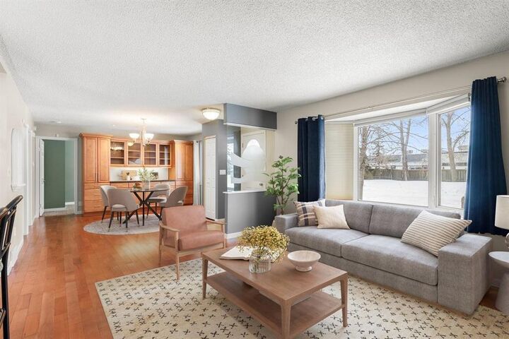 Property Photo:  42 Hollyhock Road  MB R2M 4P6 