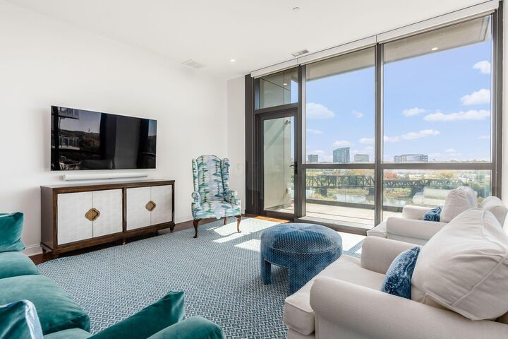 Property Photo: 250 W Spring Street OH 43215