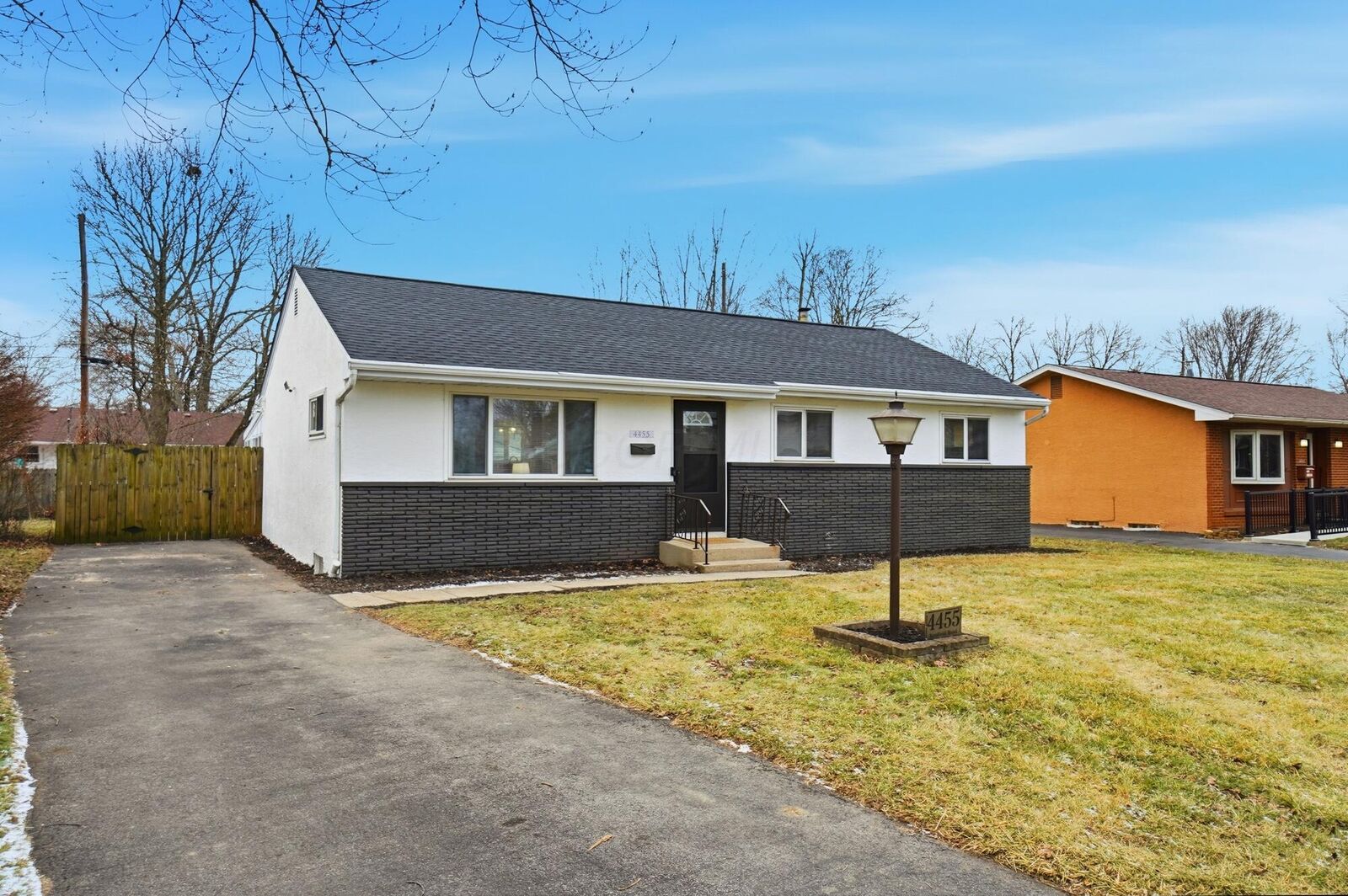 Property Photo: 4455 Kenfield Road OH 43224