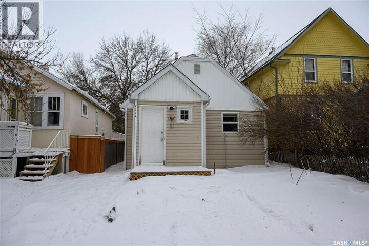 Property Photo:  2332 Edgar Street  SK S4N 3L1 