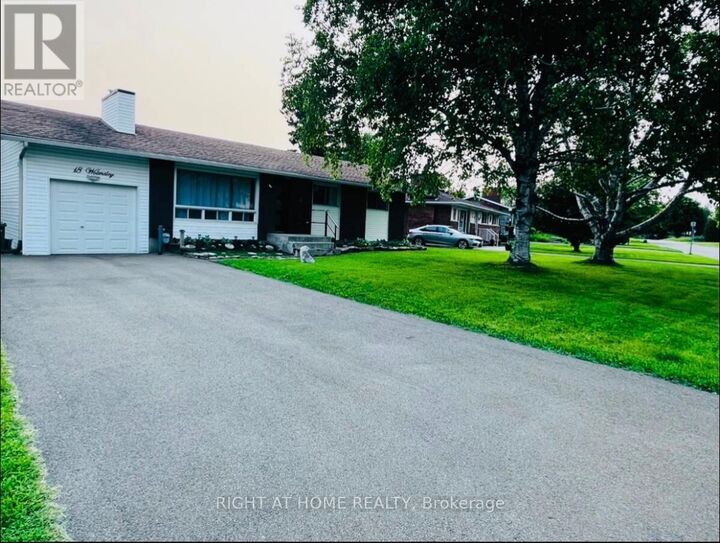 Property Photo:  18 Wolmsley Crescent  ON K2G 1J4 