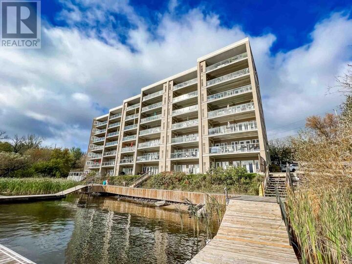 Photo de la propriété: 5- 204 Bay Road ON P9N 3P3