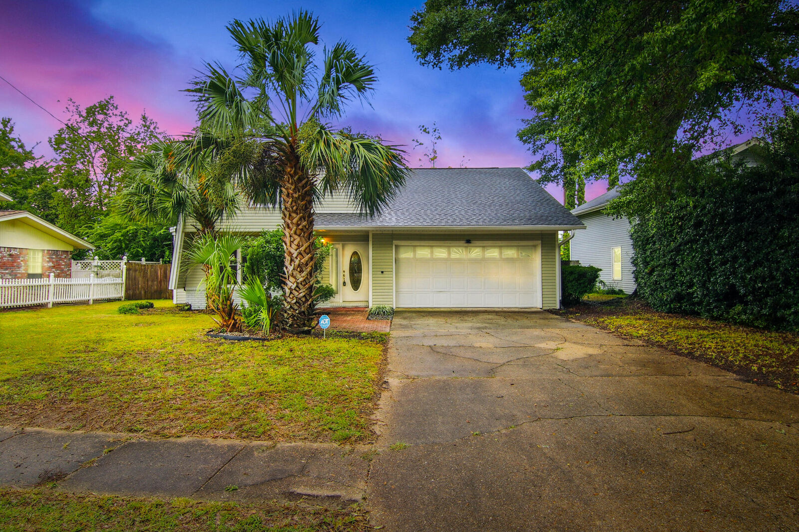 Property Photo: 24 NW Cinderella Lane FL 32547