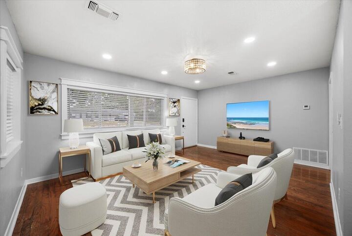 Property Photo:  318 NW Oakland Circle  FL 32548 