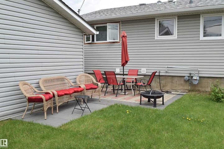 Property Photo: 5117 54 Avenue AB T0A 3A4