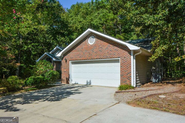 Property Photo: 3078 Essex Drive GA 30180