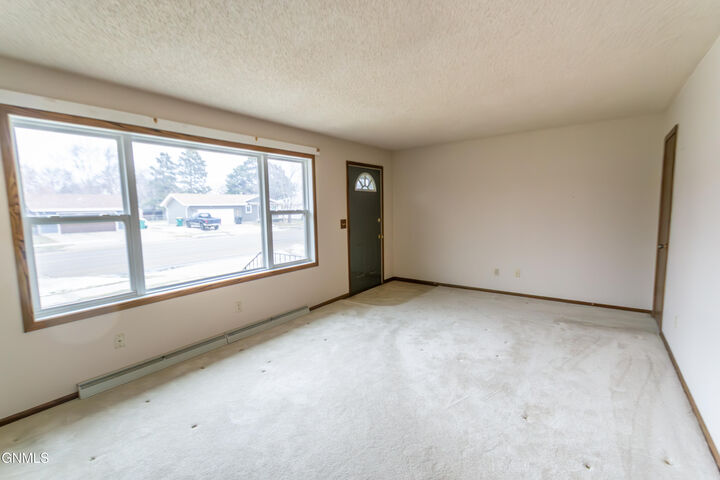 Property Photo:  1506 3rd Street S  ND 58504 