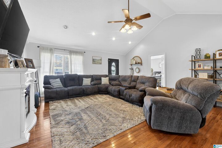 Property Photo:  5618 Sunset Drive  AL 35903 