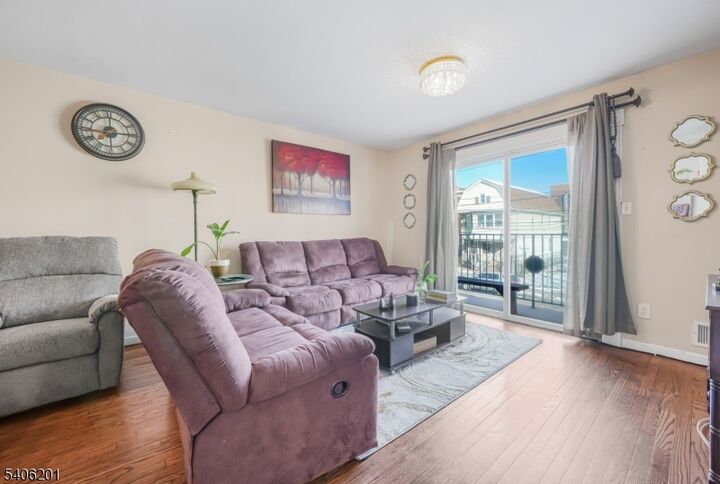 Property Photo:  952 Flora St  NJ 07201 