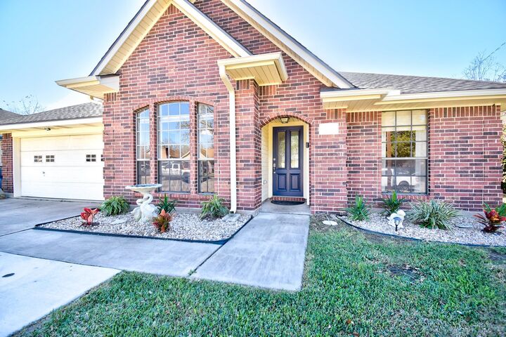 Property Photo:  21 Alexander Court  TX 77515 