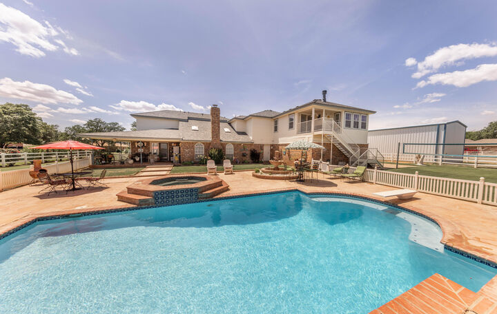 Property Photo:  2615 Saratoga Avenue  TX 79407 