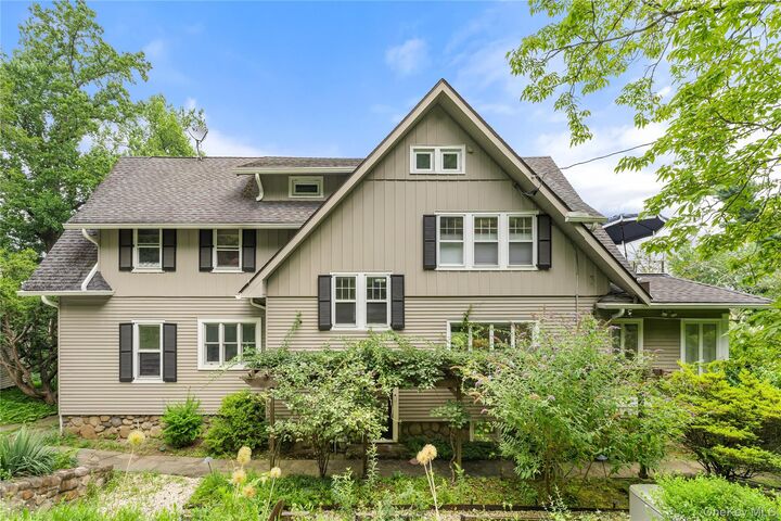 Property Photo:  989 Route 9W S  NY 10960 