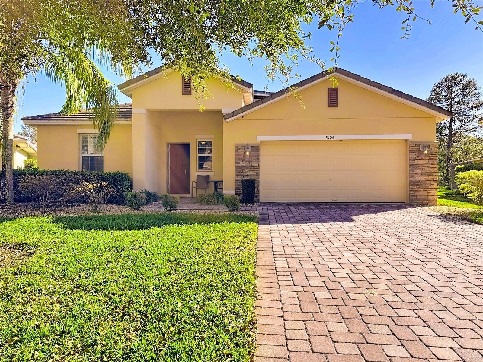 Property Photo: 9106 Stromboli Court FL 34747