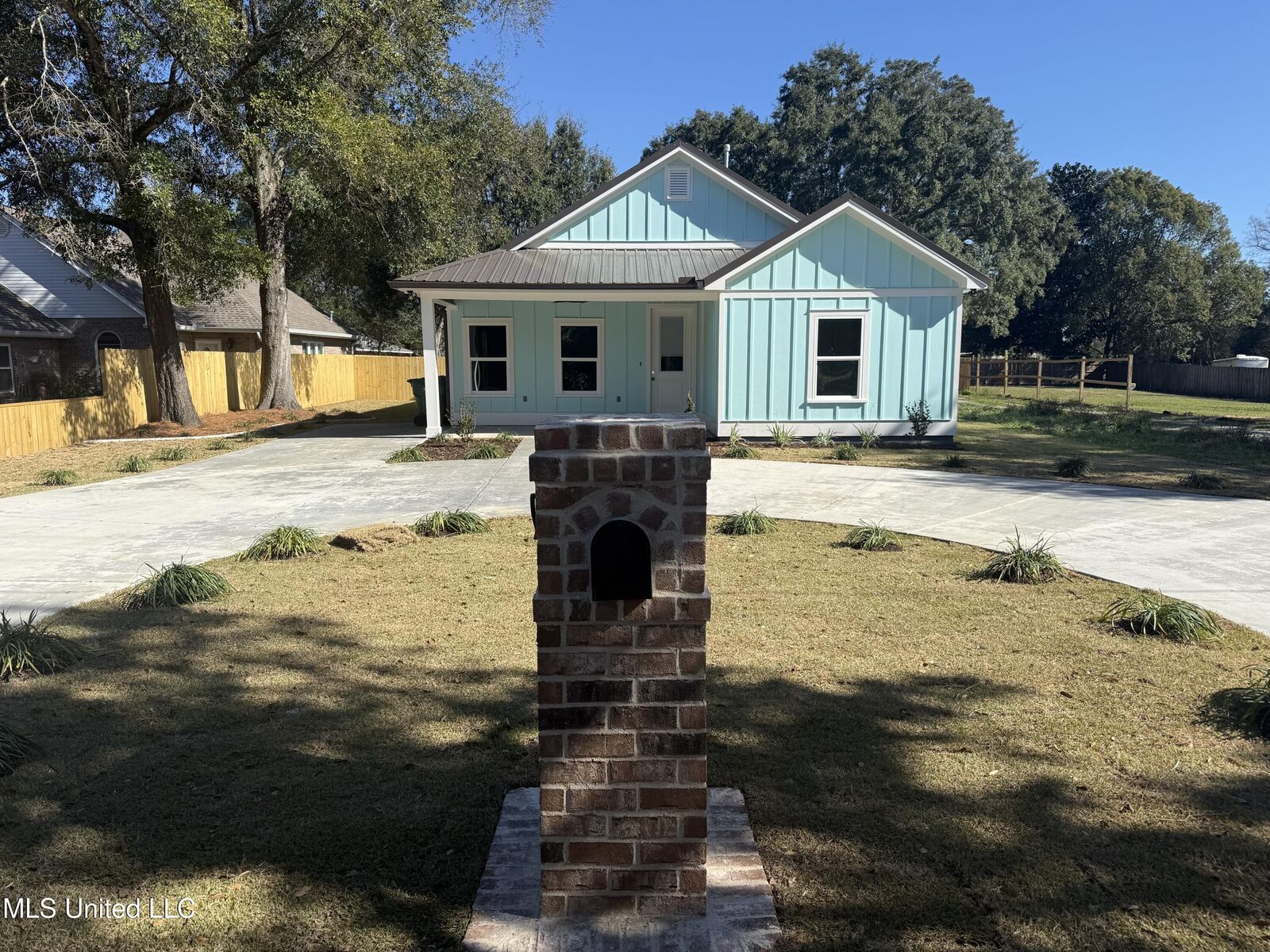 Property Photo:  632 Oakleigh Avenue  MS 39507 