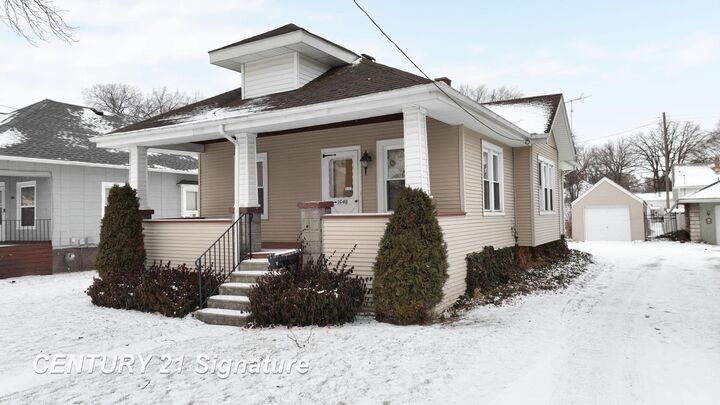 Property Photo:  1548 Maine Street  MI 48603 