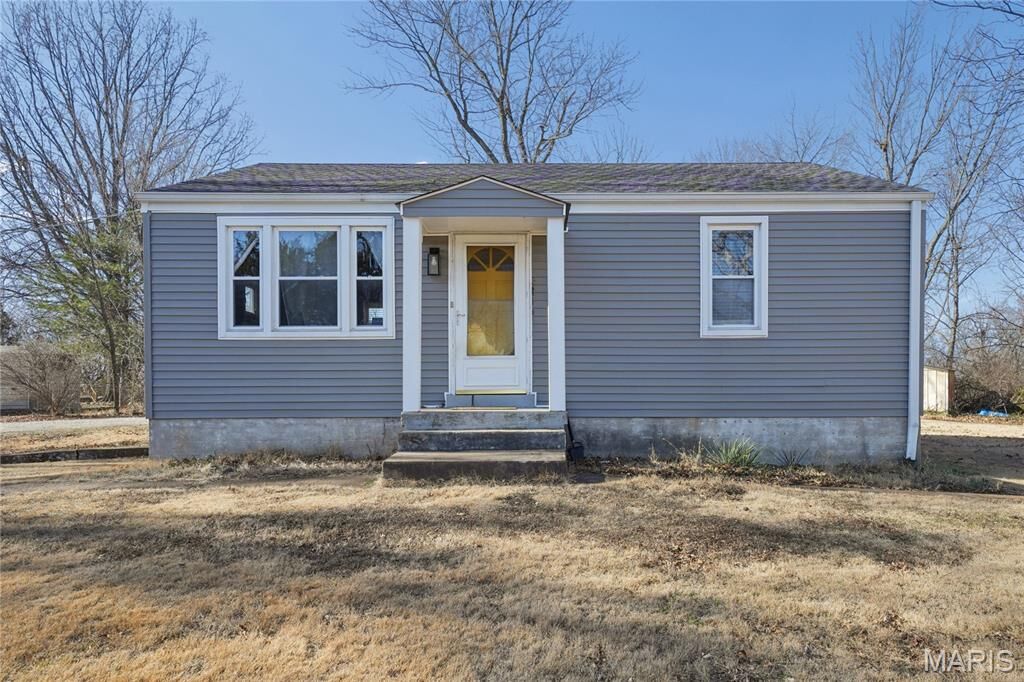 Property Photo:  911 Self Drive  MO 63026 