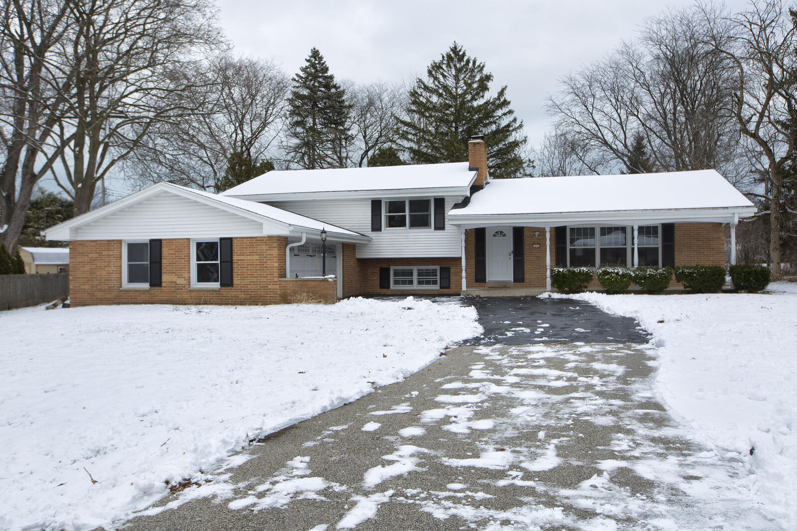 Property Photo: 2261 W Kenboern Dr WI 53209