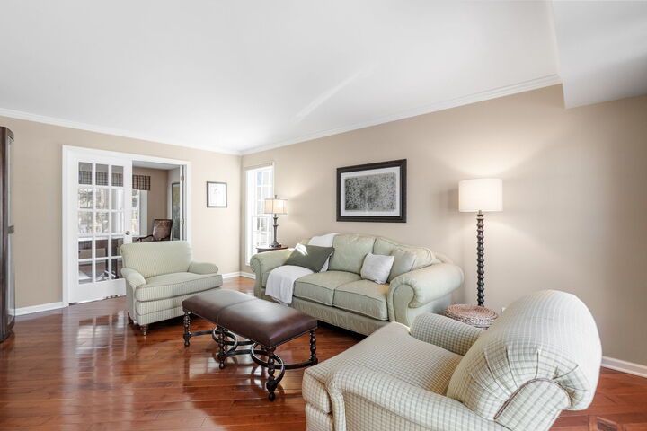 Property Photo: 1179 Thorndale Lane IL 60047