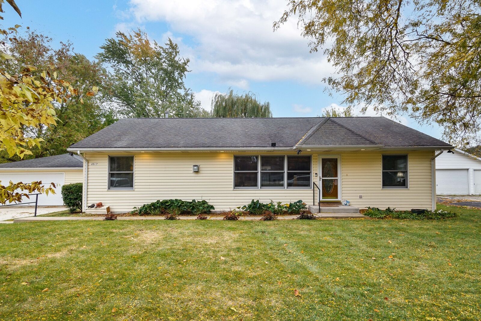 Property Photo:  3517 Glen Flora Avenue  IL 60031 