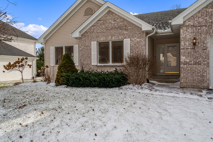 Property Photo: 213 Boeing Trail IL 61065