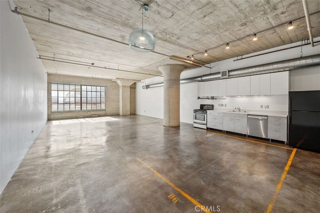 Property Photo:  1855 Industrial Street 306  CA 90021 
