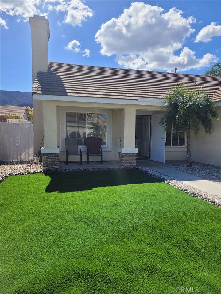 Property Photo:  18885 Oakview Way  CA 92530 